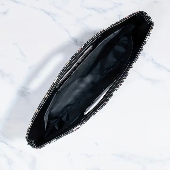 Geometric Pattern Clutch with Handle - Picture 3 of 3